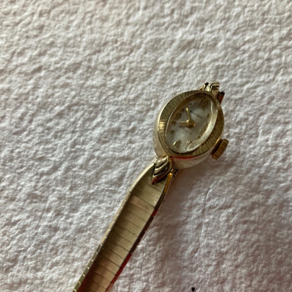 Vintage Black Elephant Sculpture Earrings - Picture 4 of 5